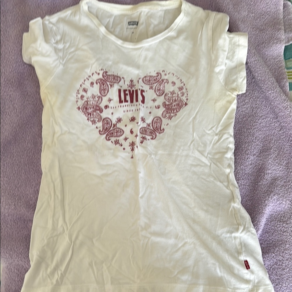 Levi's Women’s White and Red Graphic T-Shirt